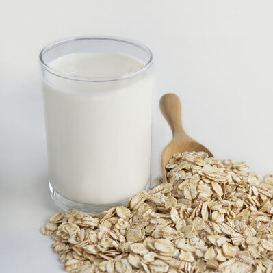 Oat milk is a plant-based fluid commonly used to substitute animal-based milk.
