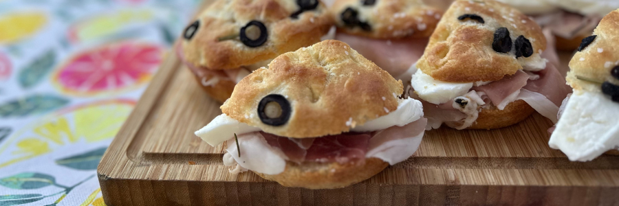 Crafting Crispy Olive and Rosemary Focaccia Buns